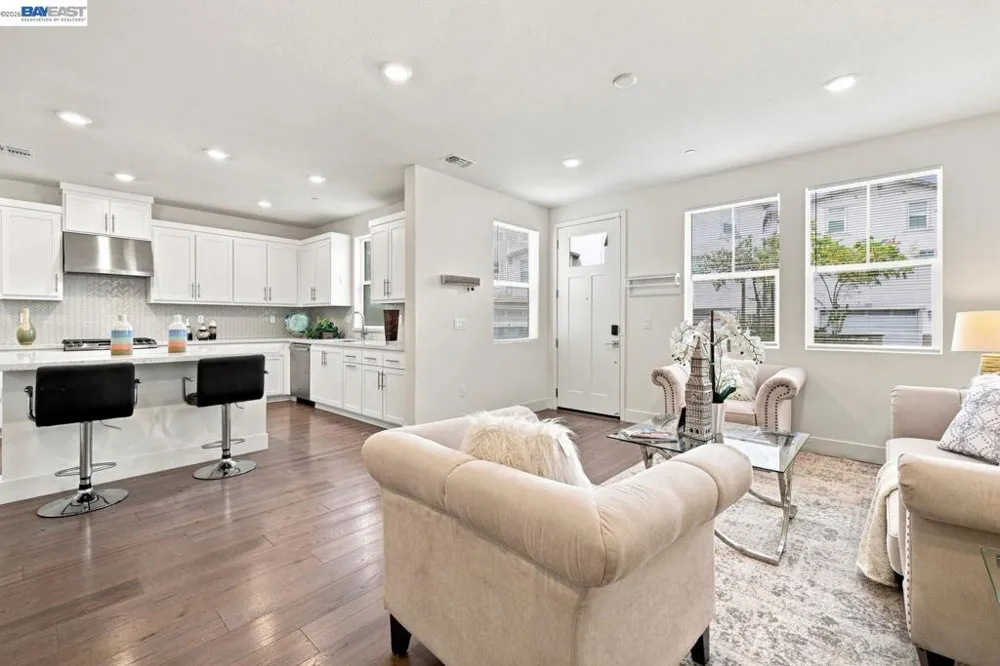 9755 Pontoon Way Newark, CA 94560