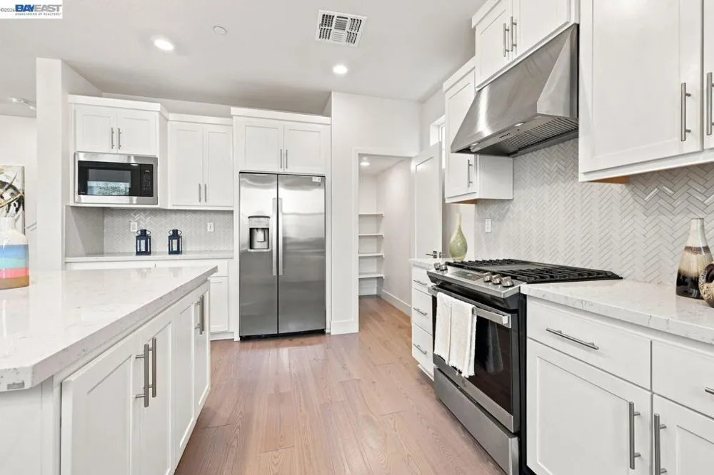 9755 Pontoon Way Newark, CA 94560