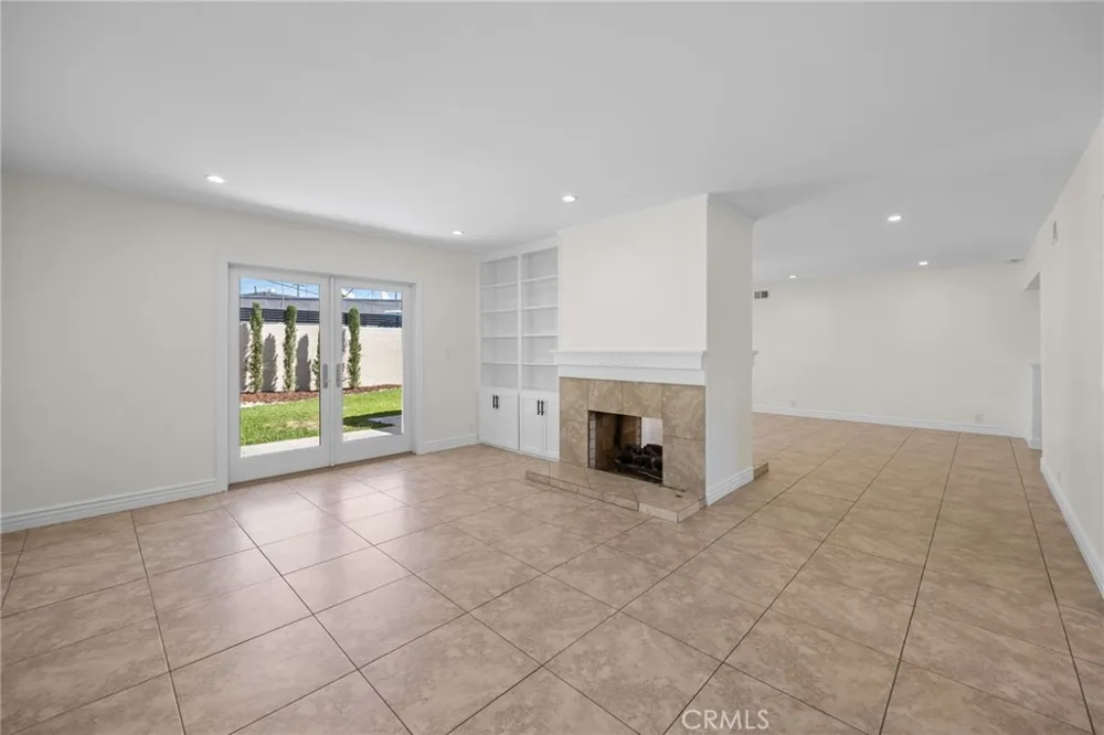 831 E Hoover Orange, CA 92867