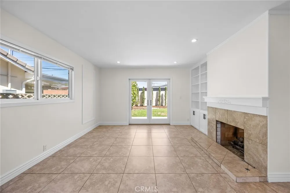 831 E Hoover Orange, CA 92867