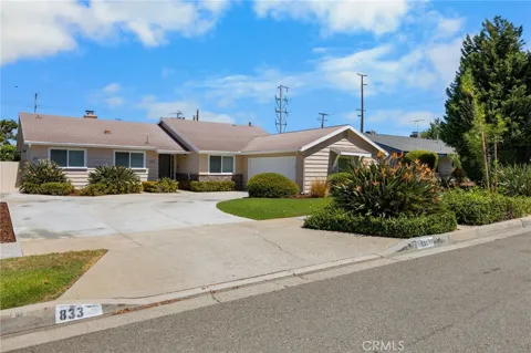 831 E Hoover