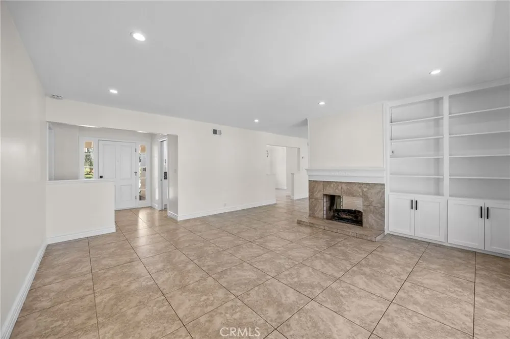 831 E Hoover Orange, CA 92867