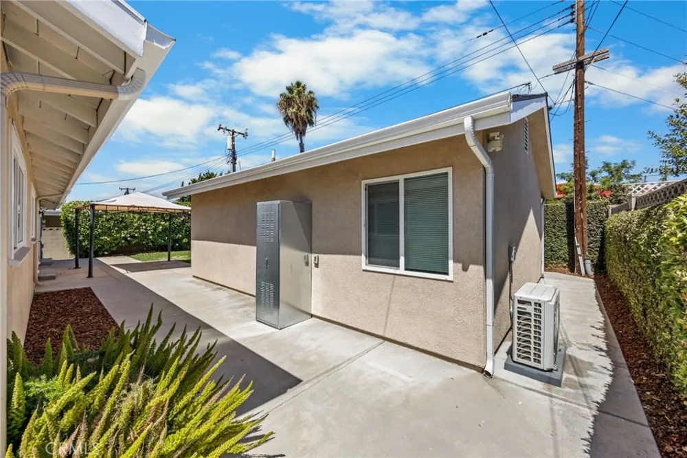 831 E Hoover Orange, CA 92867