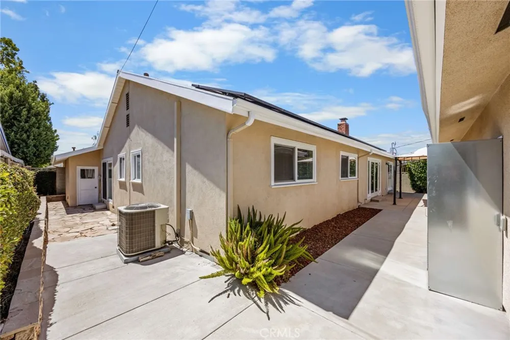 831 E Hoover Orange, CA 92867