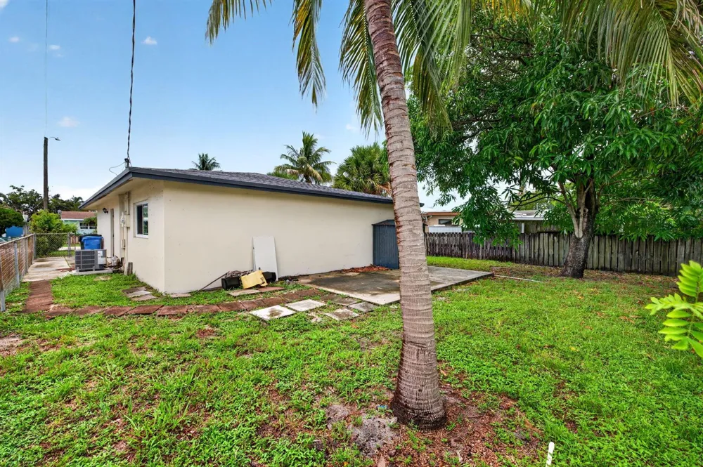 241 NW 49TH STREET Oakland Park, FL 33309