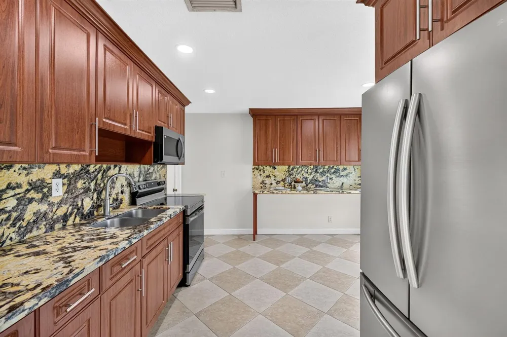 241 NW 49TH STREET Oakland Park, FL 33309