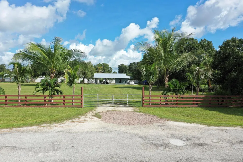 2055 SW 3rd Street Okeechobee, FL 34974