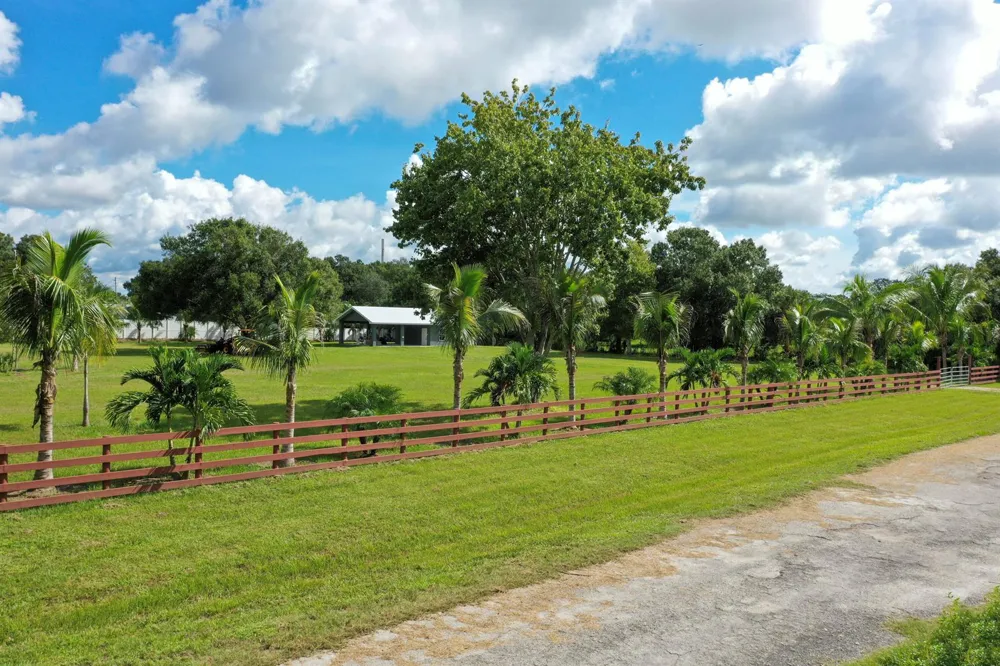 2055 SW 3rd Street Okeechobee, FL 34974
