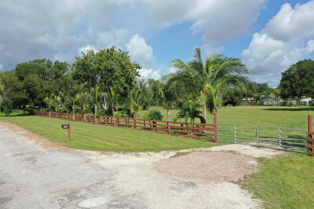 2055 SW 3rd Street Okeechobee, FL 34974
