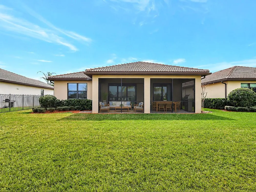 727 SE Boboli Way Port St. Lucie, FL 34984