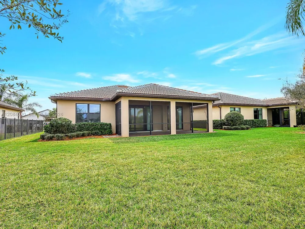 727 SE Boboli Way Port St. Lucie, FL 34984