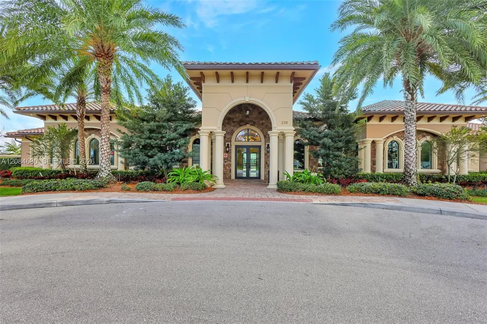 727 SE Boboli Way Port St. Lucie, FL 34984