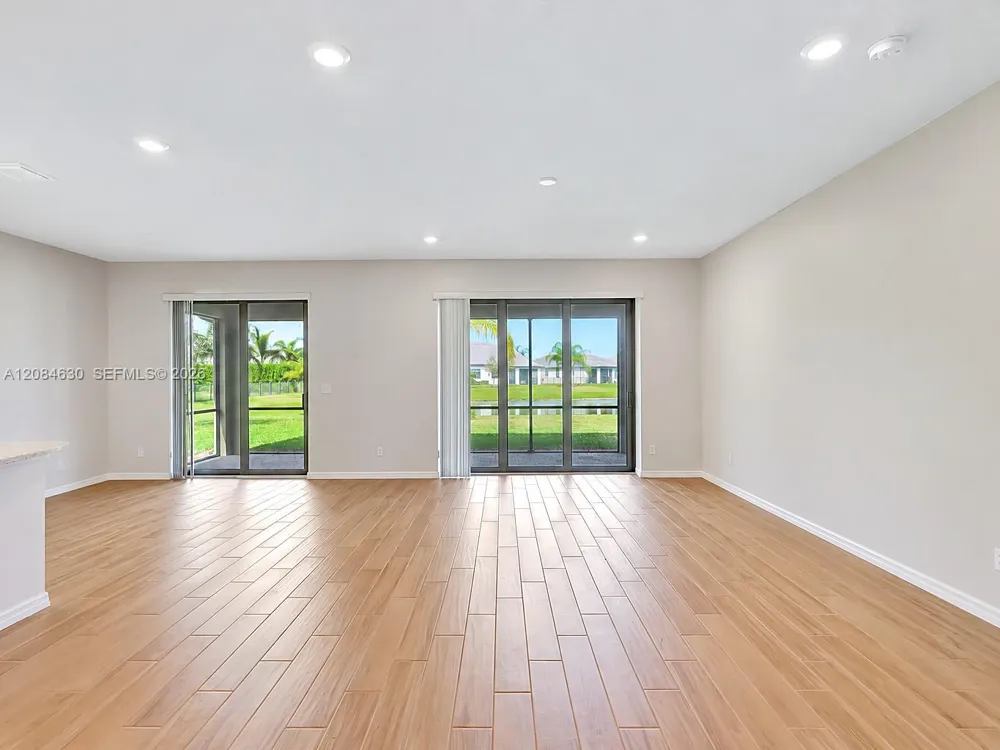 727 SE Boboli Way Port St. Lucie, FL 34984