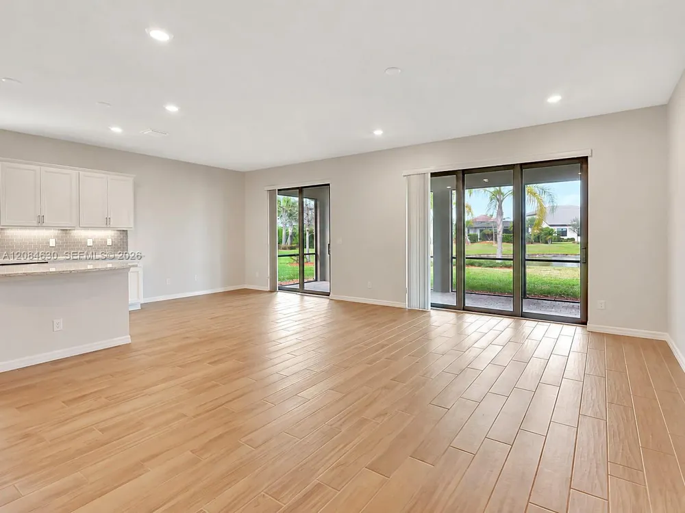 727 SE Boboli Way Port St. Lucie, FL 34984