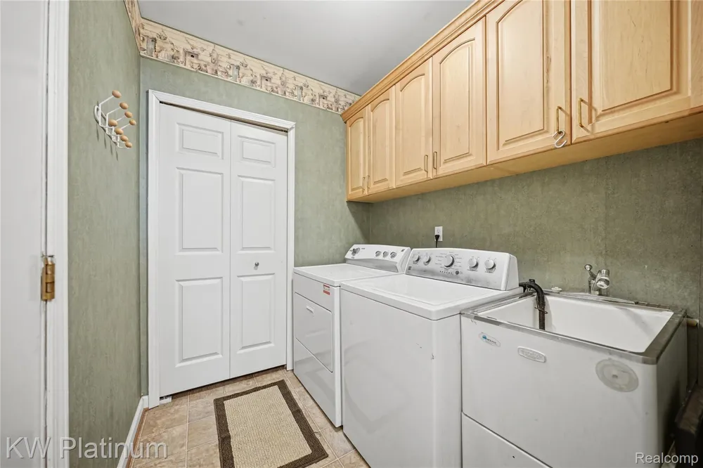 1726 Weyhill Drive Wixom City, MI 48393