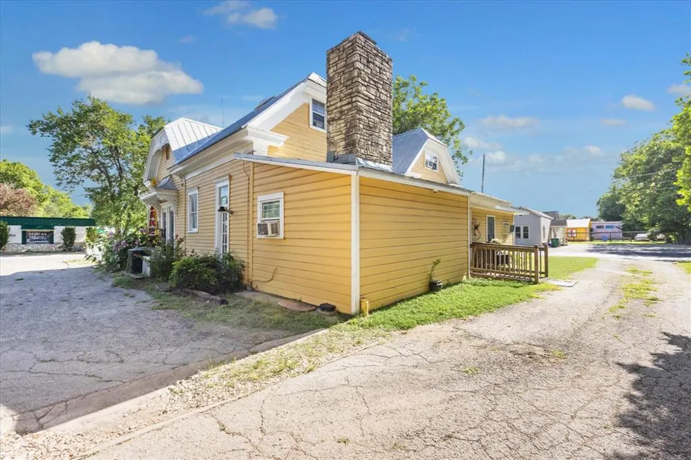 1002 Chestnut Street #A Bastrop, TX 78602