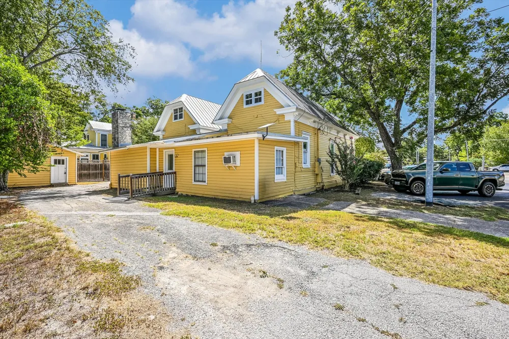 1002 Chestnut Street #A Bastrop, TX 78602