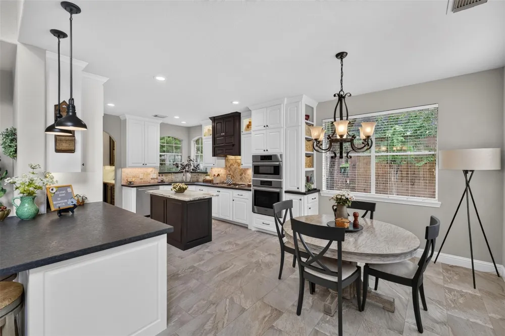 30 Murmuring Creek Place The Woodlands, TX 77385