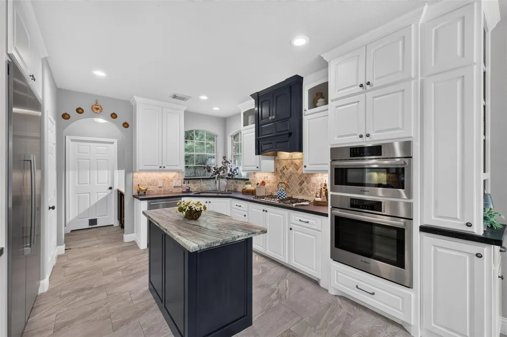30 Murmuring Creek Place The Woodlands, TX 77385
