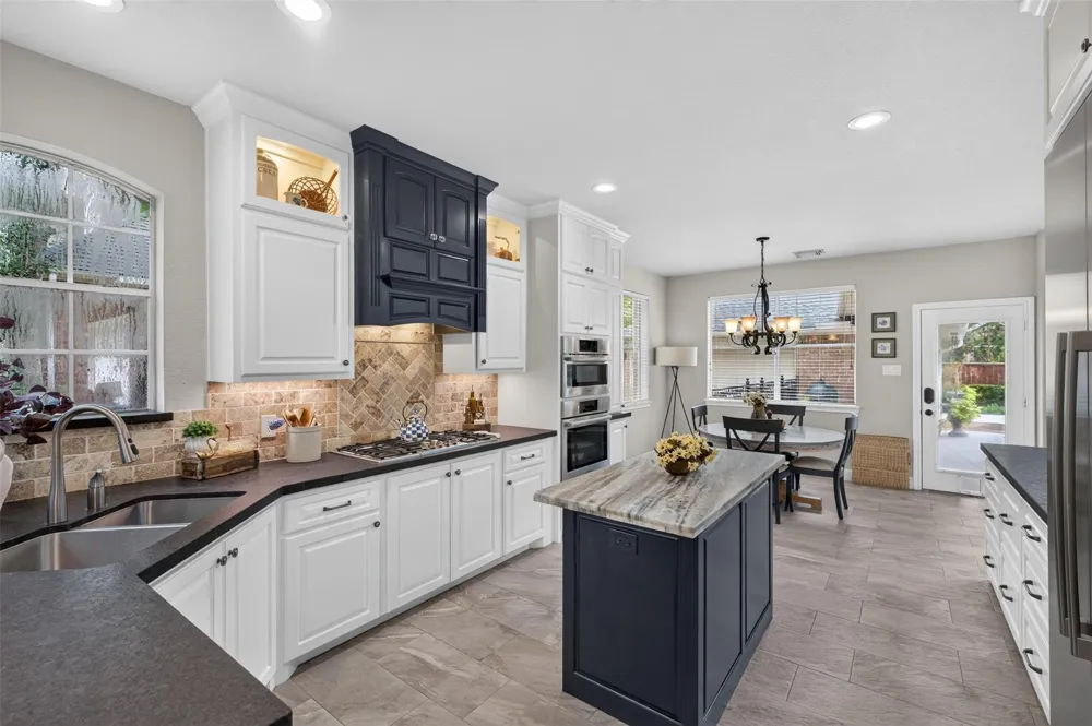 30 Murmuring Creek Place The Woodlands, TX 77385