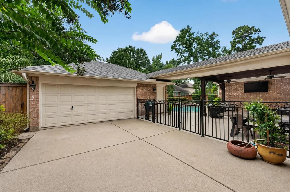 30 Murmuring Creek Place The Woodlands, TX 77385
