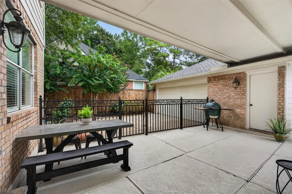 30 Murmuring Creek Place The Woodlands, TX 77385