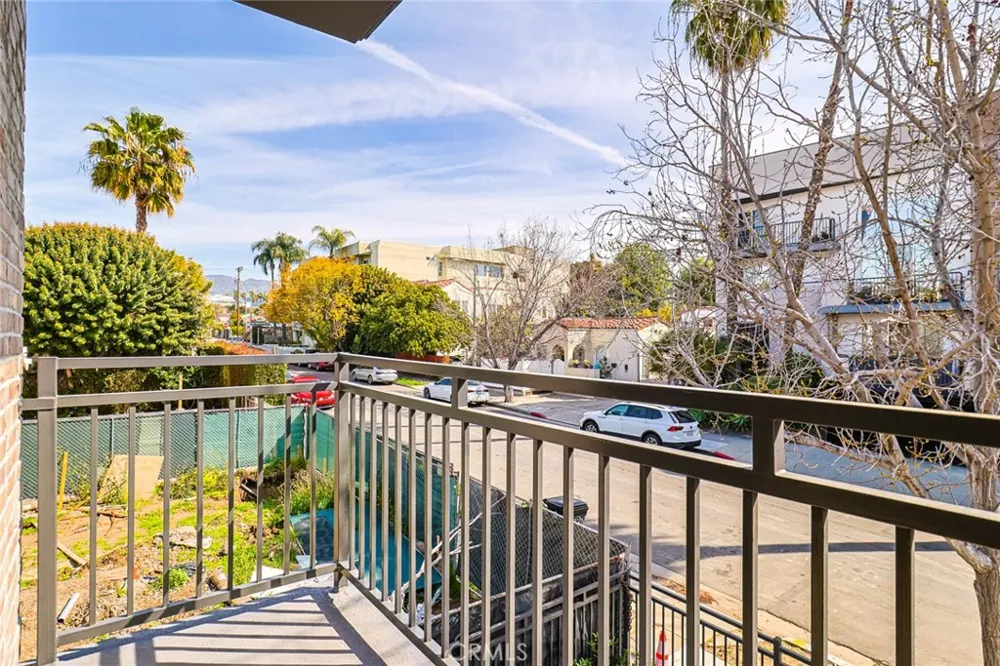 1227 June St Hollywood, CA 90038