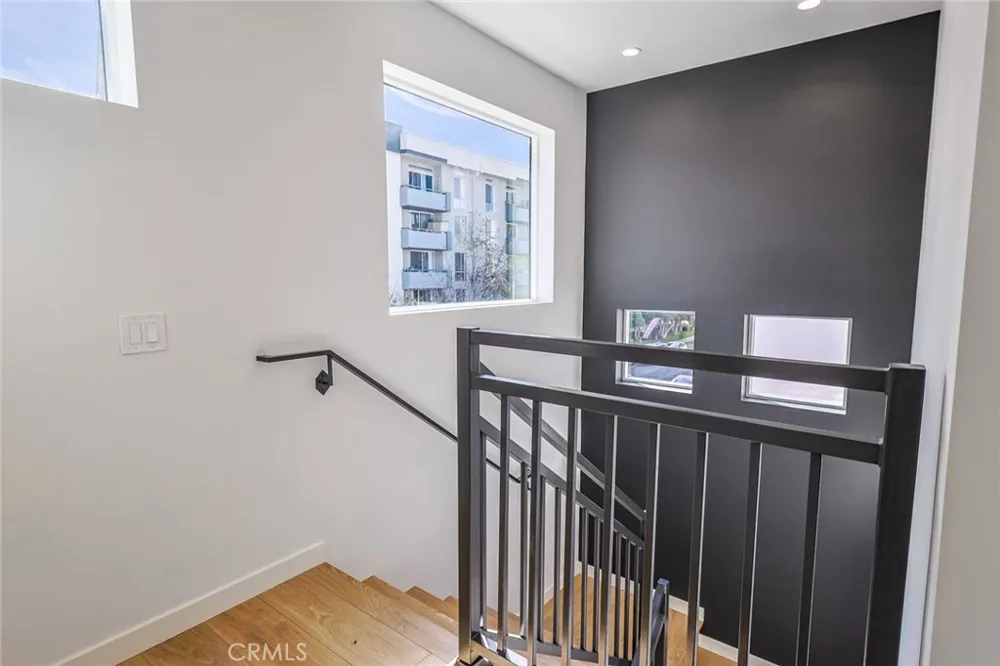 1227 June St Hollywood, CA 90038