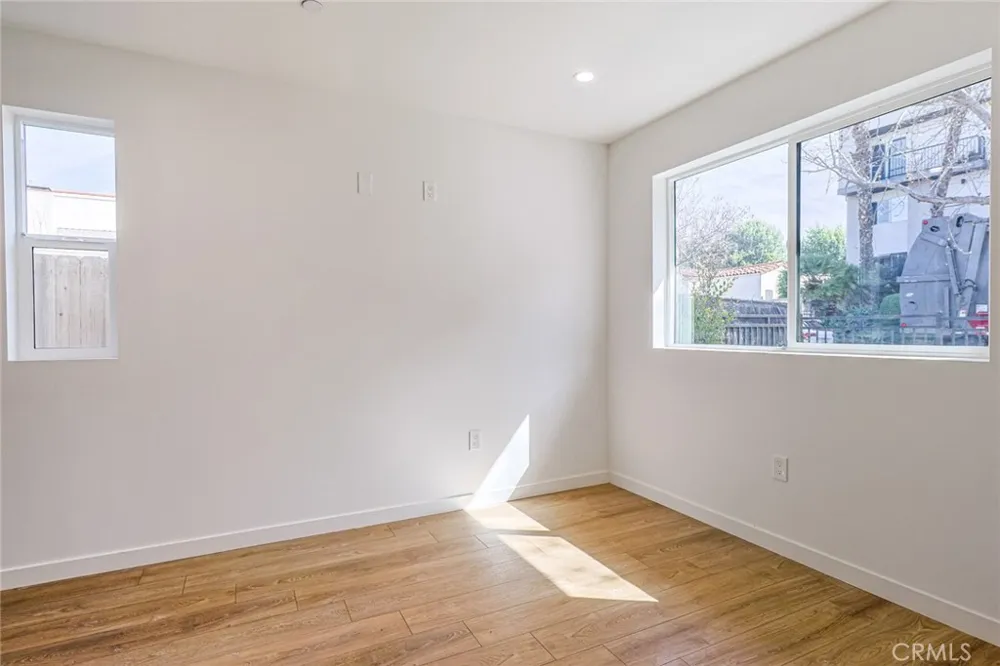 1227 June St Hollywood, CA 90038