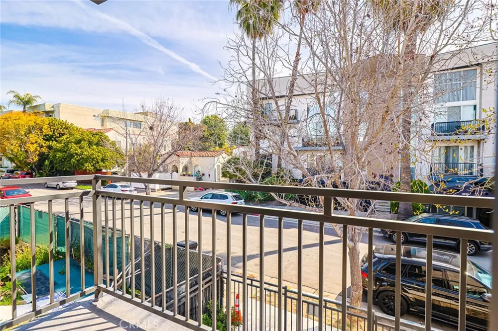 1227 June St Hollywood, CA 90038