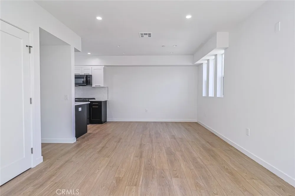 1227 June St Hollywood, CA 90038