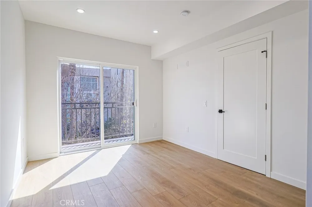 1227 June St Hollywood, CA 90038