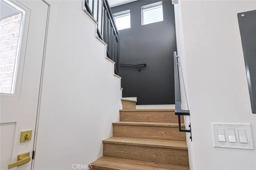 1227 June St Hollywood, CA 90038
