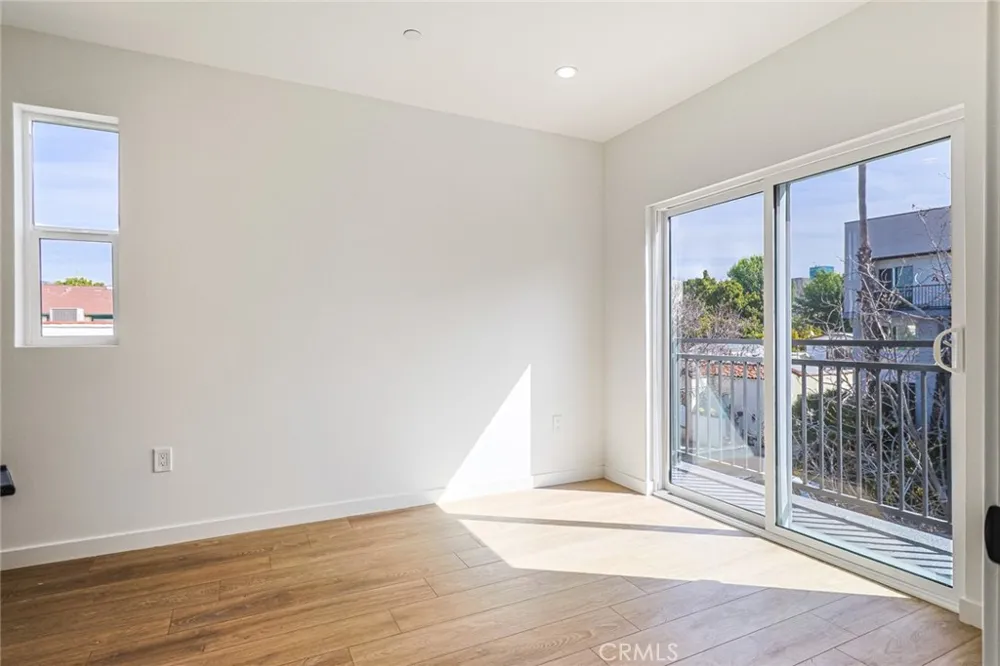 1227 June St Hollywood, CA 90038