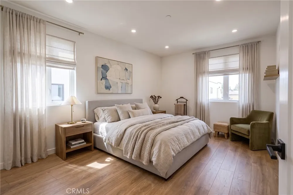 1227 June St Hollywood, CA 90038