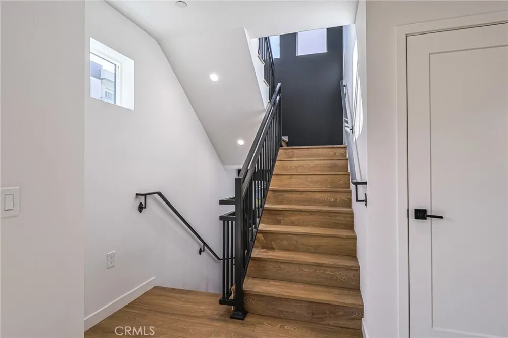 1227 June St Hollywood, CA 90038