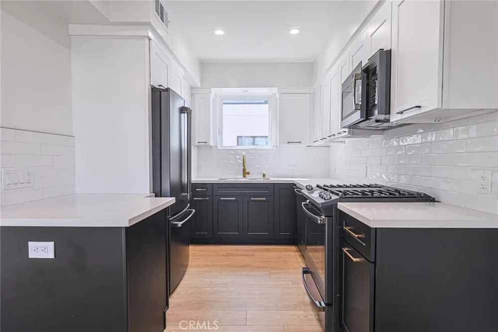 1227 June St Hollywood, CA 90038