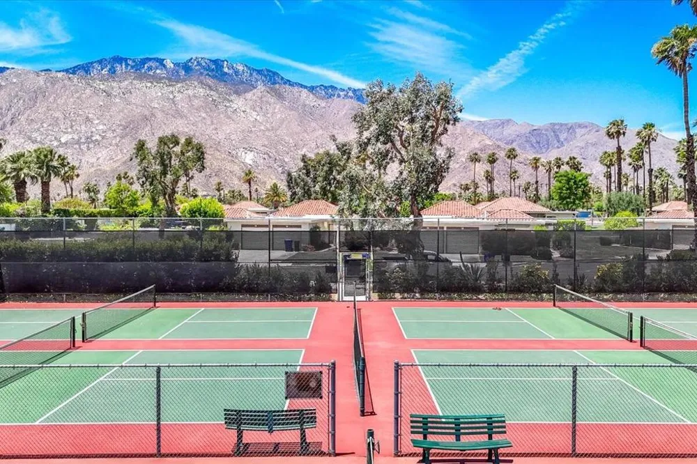 737 Madrid Circle Palm Springs, CA 92262