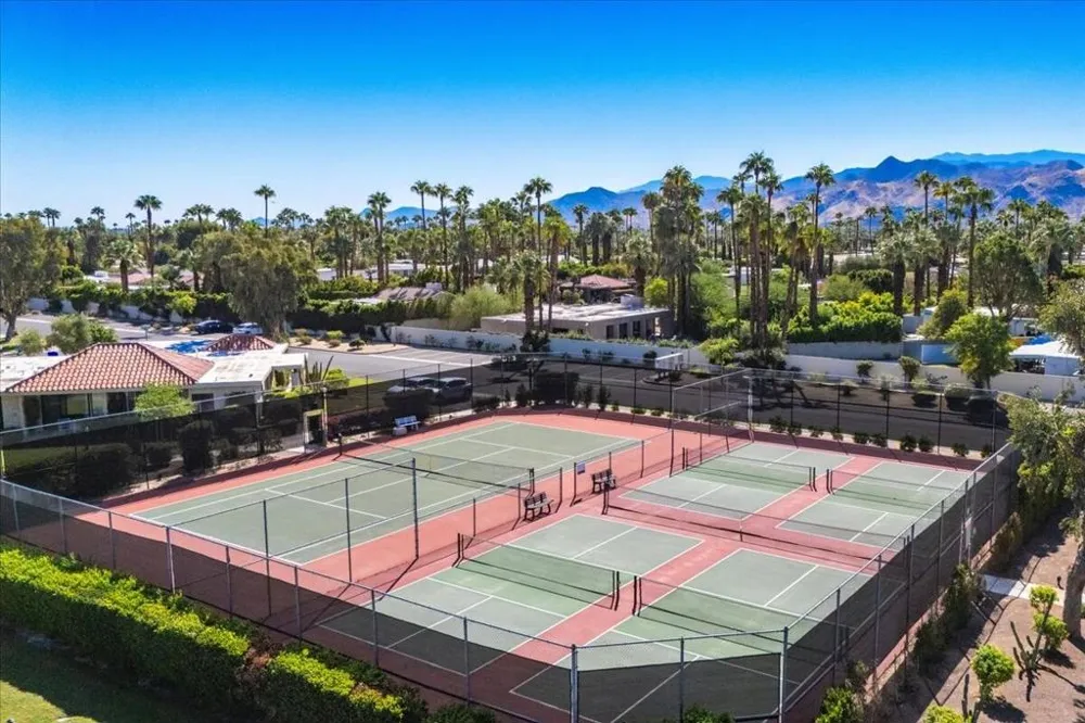 737 Madrid Circle Palm Springs, CA 92262