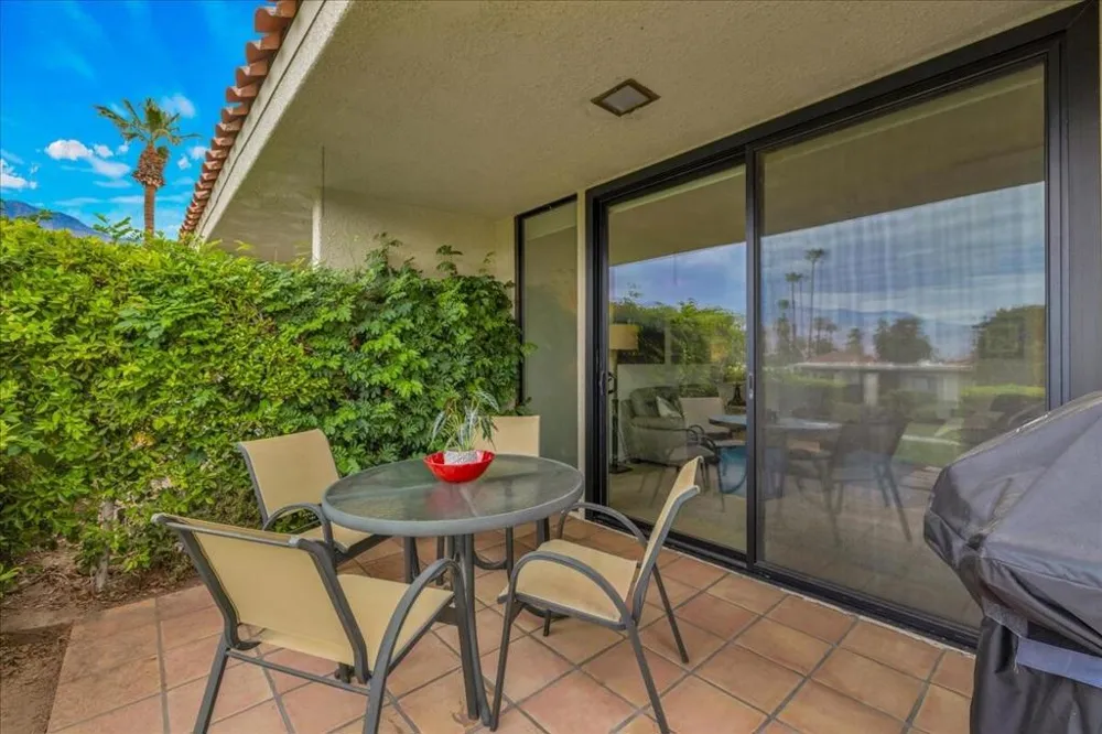 737 Madrid Circle Palm Springs, CA 92262