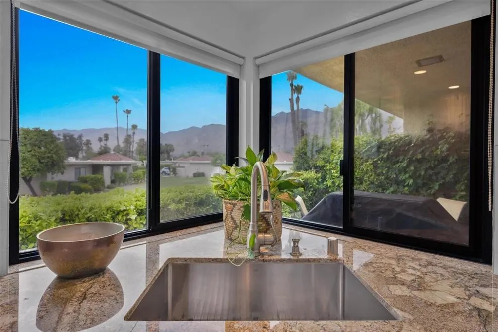 737 Madrid Circle Palm Springs, CA 92262