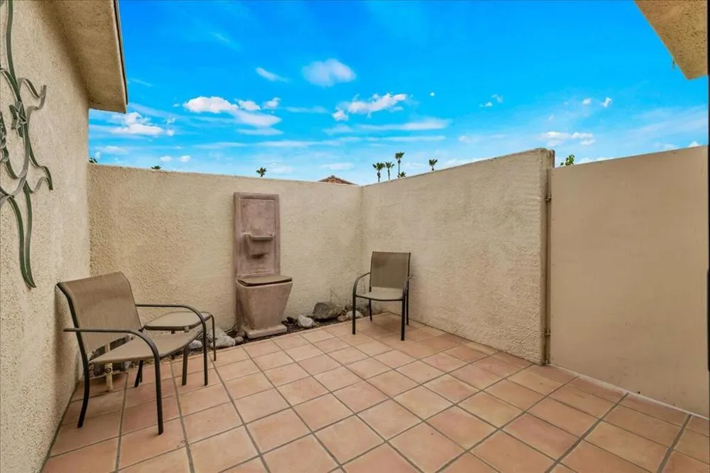 737 Madrid Circle Palm Springs, CA 92262
