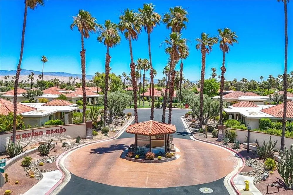 737 Madrid Circle Palm Springs, CA 92262