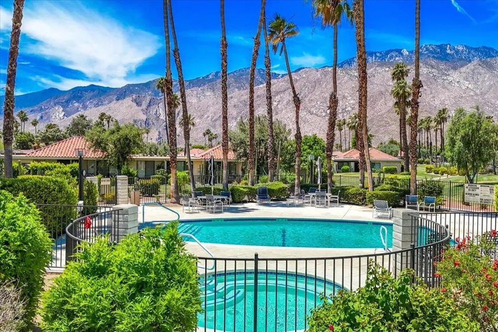737 Madrid Circle Palm Springs, CA 92262
