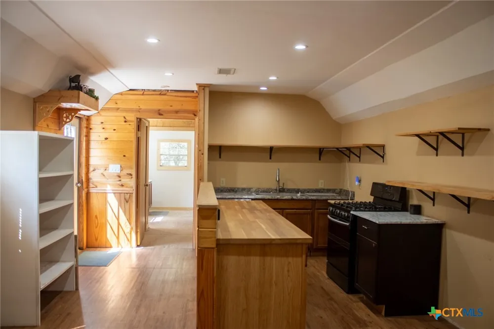 6154 HWY 183 N Goliad, TX 77963