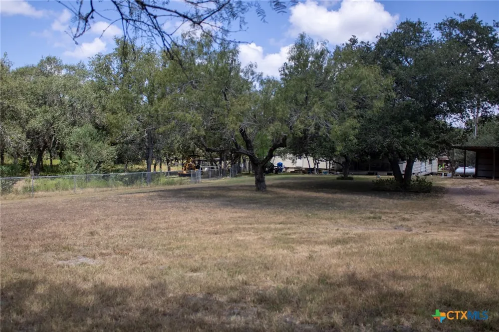 6154 HWY 183 N Goliad, TX 77963