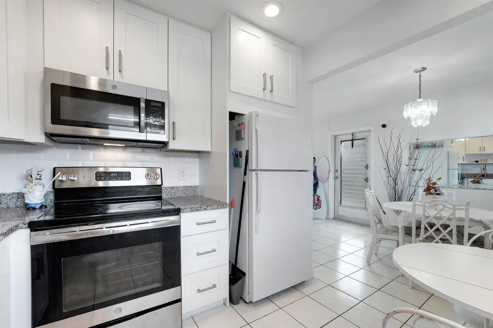 173 Valencia H Delray Beach, FL 33446