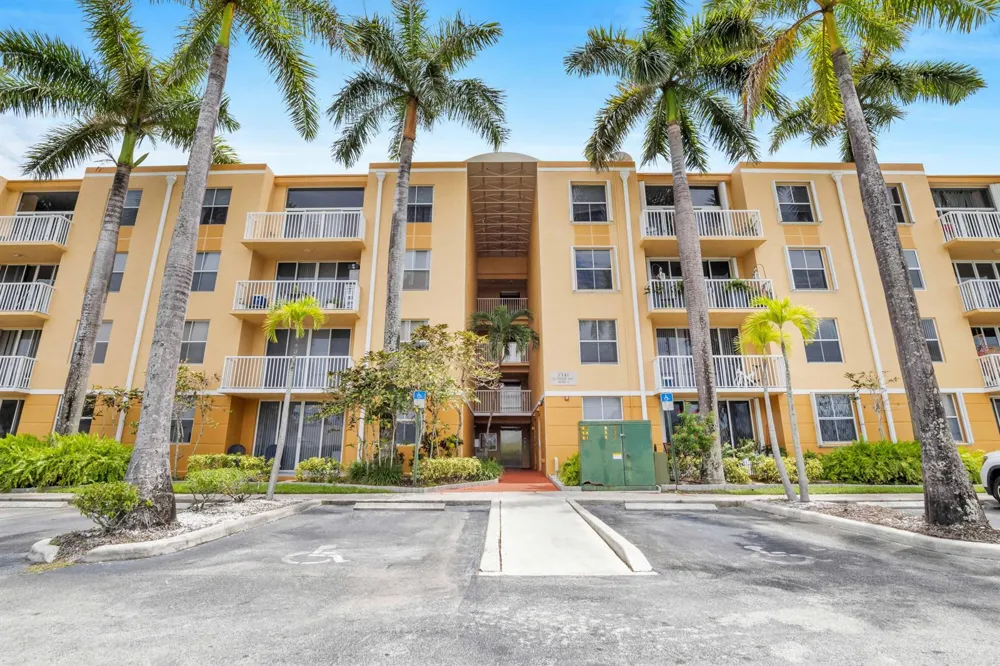 1341 SE 3RD AVENUE #112 Dania Beach, FL 33004