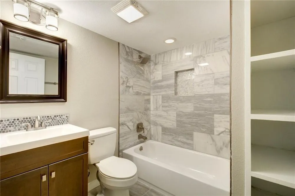 7204 Twin Crest Drive #102 Austin, TX 78752