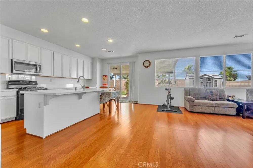 837 Vandal Way Palmdale, CA 93551